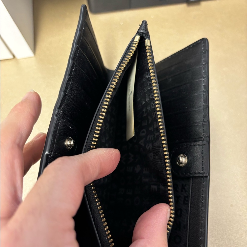Kate Spade wallet - Picture 4 of 6